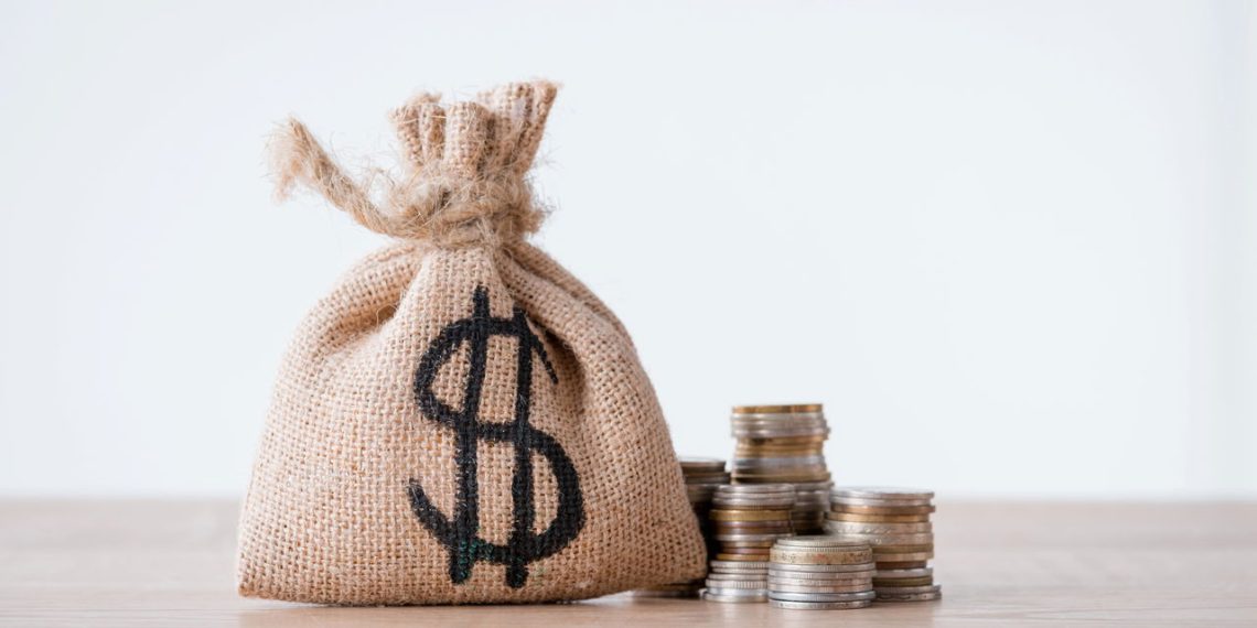 Saco de moedas - Créditos: depositphotos.com / AndrewLozovyi