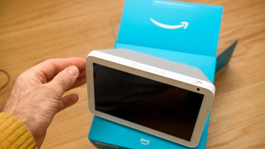Amazon Echo Show - Créditos: depositphotos.com / ifeelstock