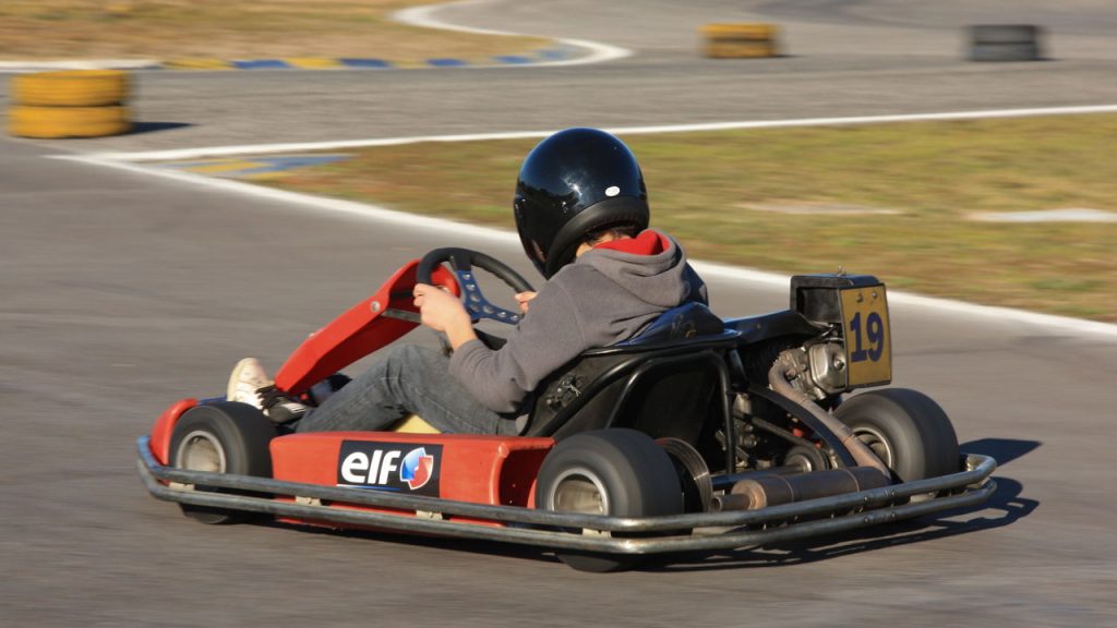 Corrida de Kart - Créditos: depositphotos.com / paulomfpires