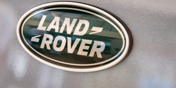 Logotipo Land Rover - Créditos: depositphotos.com / Yakov_Oskanov