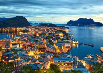 Alesund, Noruega - Créditos: depositphotos.com / dibrova