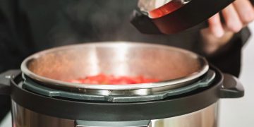 Panela de pressão elétrica - Créditos: depositphotos.com / urban_light