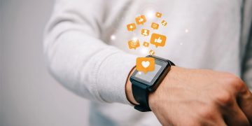 Smart watch - Créditos: depositphotos.com / AllaSerebrina