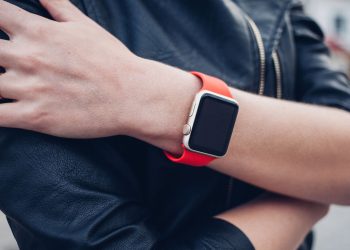 Smartwatch - Créditos: depositphotos.com / trynkalo