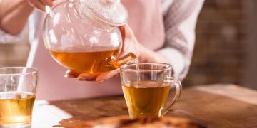 Chá - Créditos: depositphotos.com / TarasMalyarevich