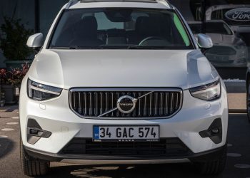 Volvo XC60 - Créditos: depositphotos.com / everyonensk