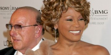 Clive Davis e Whitney Houston - Créditos: depositphotos.com / Jean_Nelson