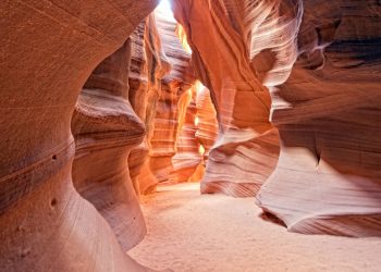 Antelope Canyon - Créditos: depositphotos.com / izanbar