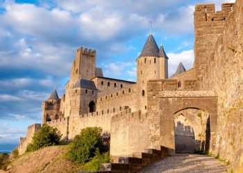 Castelo de Carcassonne - Créditos: depositphotos.com / pablodebat
