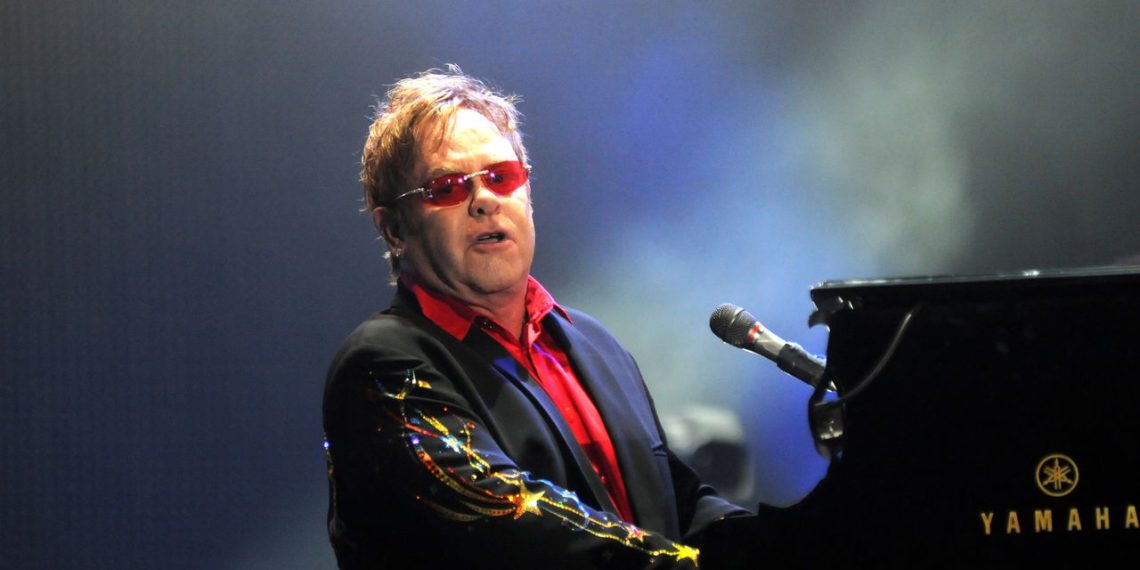 Elton John - Créditos: depositphotos.com / DURAOFOTO