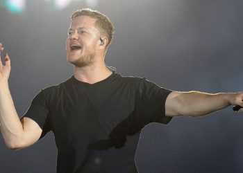 Vocalista Dan Reynolds da banda Imagine Dragons - Créditos: depositphotos.com / A.Paes