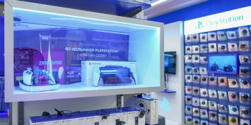 Sony PlayStation Portal em vitrine - Créditos: depositphotos.com / Mirroni