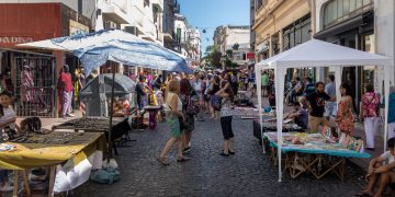 Feira de San Telmo - Créditos: depositphotos.com / diegograndi