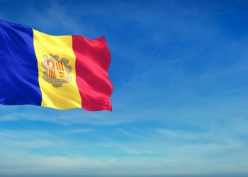 Bandeira de Andorra - Créditos: depositphotos.com / ffikretow