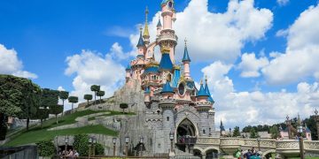 Disneyland Paris - Créditos: depositphotos.com / quackersnaps