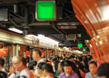 Metrô lotado - Créditos: depositphotos.com / win156
