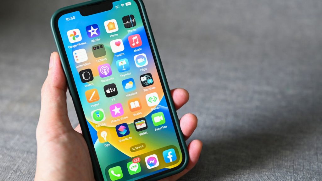 iPhone 13 - Créditos: depositphotos.com / poringdown@gmail.com