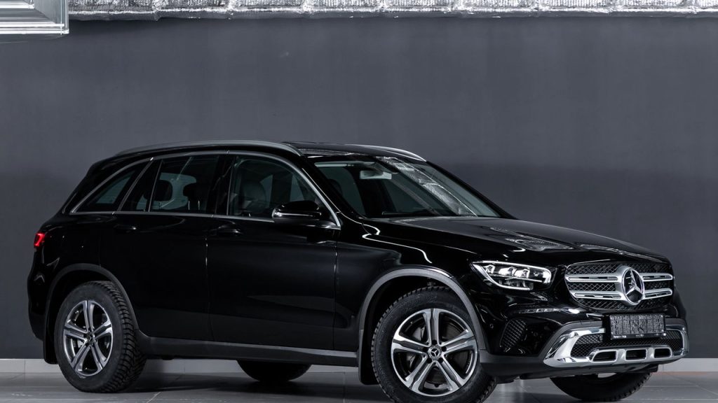 Mercedes-Benz GLS - Créditos: depositphotos.com / everyonensk
