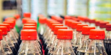 Garrafas de refrigerante - Créditos: depositphotos.com / digidream