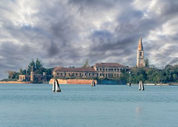 Ilha Poveglia, Itália - Créditos: depositphotos.com / imagoDens
