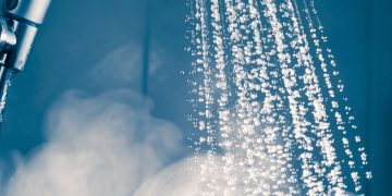 Banho quente - Créditos: depositphotos.com / nikkytok