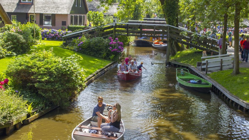 Giethoorn, Holanda - Créditos: depositphotos.com / mira.drozdowski.gmx.de