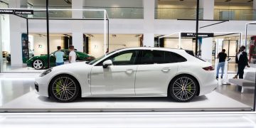 Panamera Turbo S E-Hybrid - Créditos: depositphotos.com / josekube