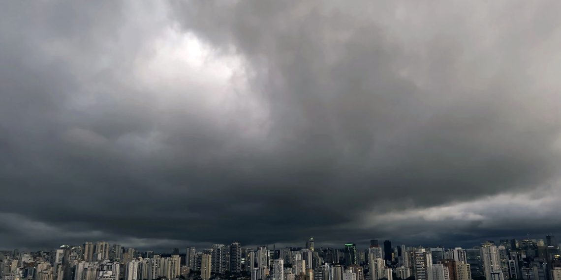 Tempo fechado em São Paulo - Créditos: depositphotos.com / Ranimiro
