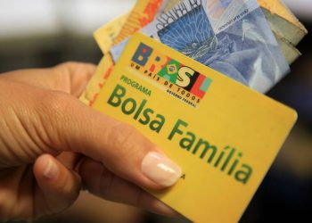 Cartão do Bolsa Família - Créditos: depositphotos.com / joasouza