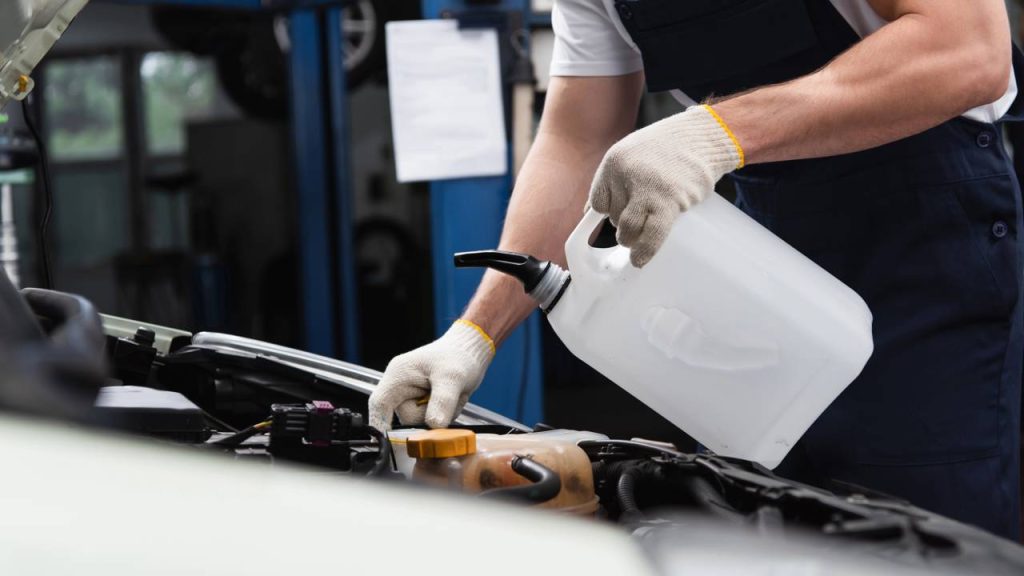 Manutenção veicular - Créditos: depositphotos.com / IgorVetushko