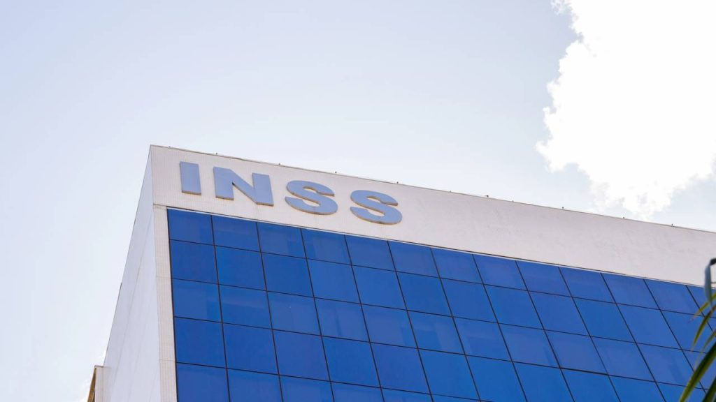 Sede INSS - Créditos: depositphotos.com / AngelaMacario