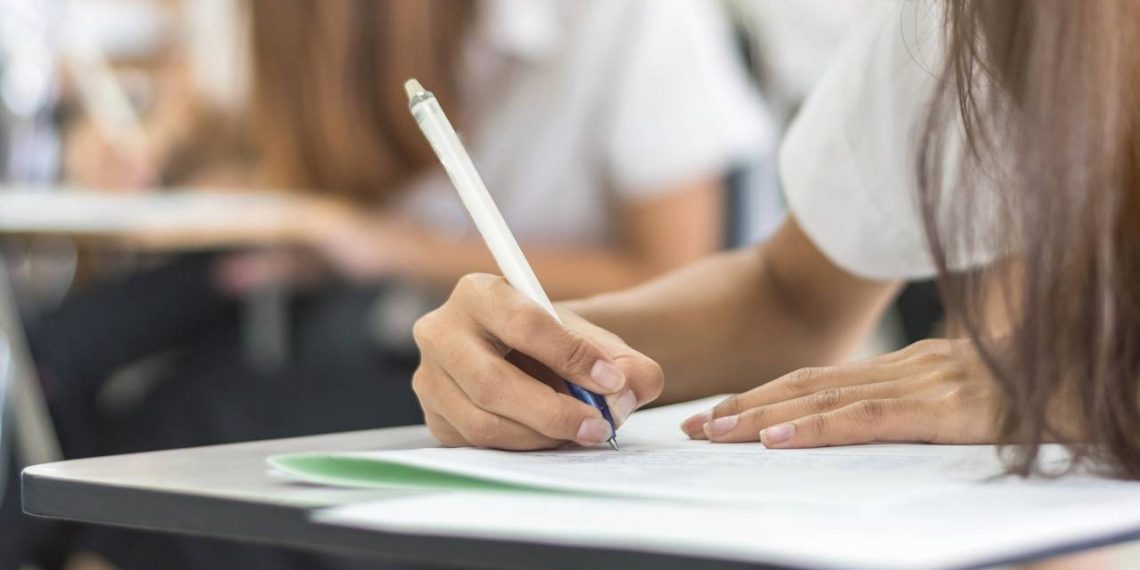 Prova de concurso - Créditos: depositphotos.com / Chinnapong