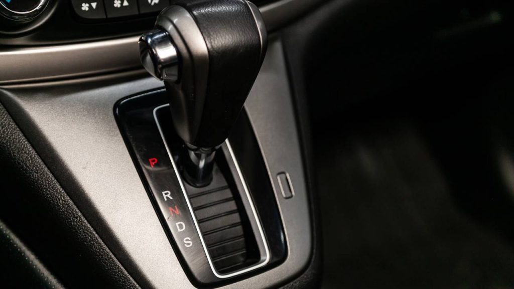 Câmbio automático - Créditos: depositphotos.com / everyonensk