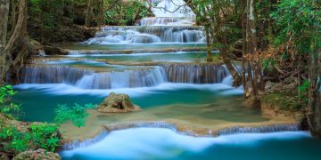 Queda d'água - Créditos: depositphotos.com / lkunl