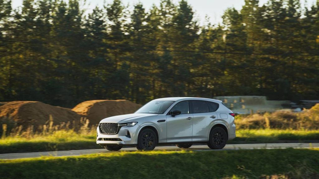 SUV de luxo Híbrida 4x4 - Créditos: depositphotos.com / kle1njke@gmail.com