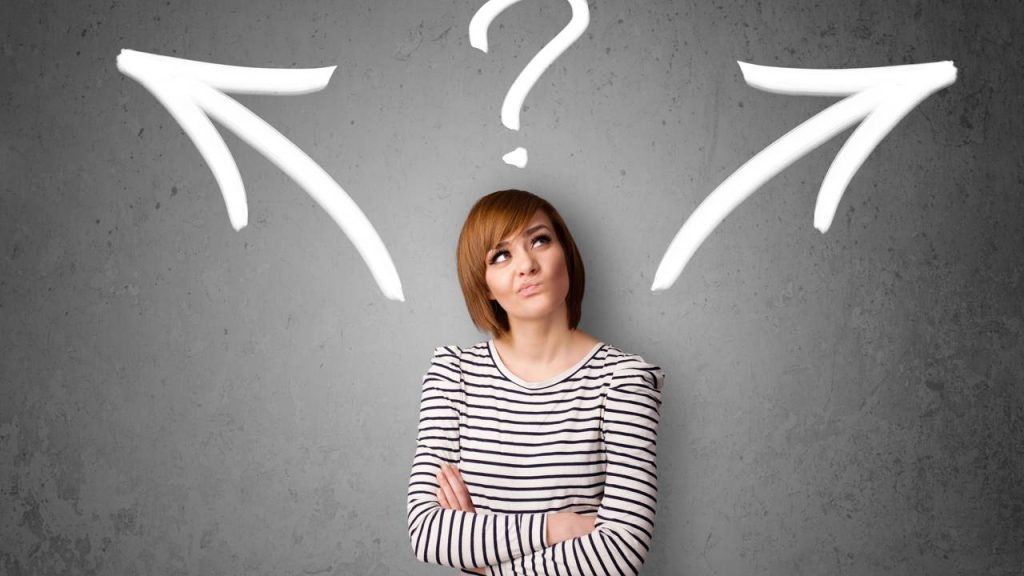 Mulher indecisa - Créditos: depositphotos.com / ra2studio