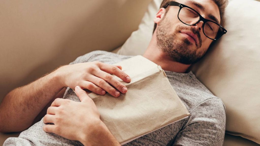 O descanso é vital para o bom funcionamento da mente - Créditos: depositphotos.com / ArturVerkhovetskiy