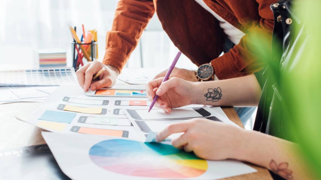 Designers gráficos - Créditos: depositphotos.com / AndrewLozovyi