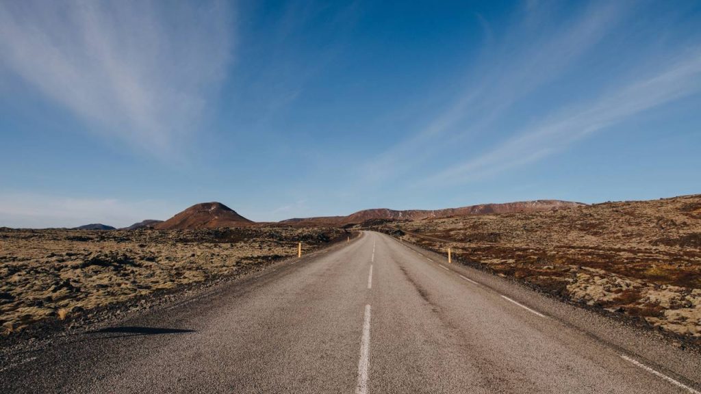 Estrada - Créditos: depositphotos.com / AlexGukBO