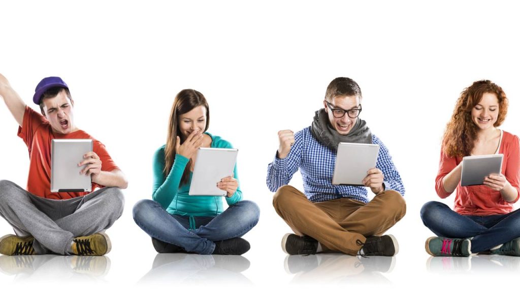 Estudantes aprendendo - Créditos: depositphotos.com / halfpoint