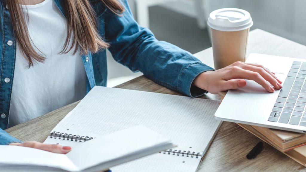 Estudante - Créditos: depositphotos.com / AndrewLozovyi