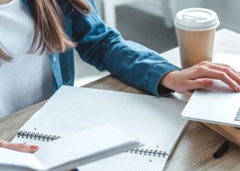 Estudante - Créditos: depositphotos.com / AndrewLozovyi