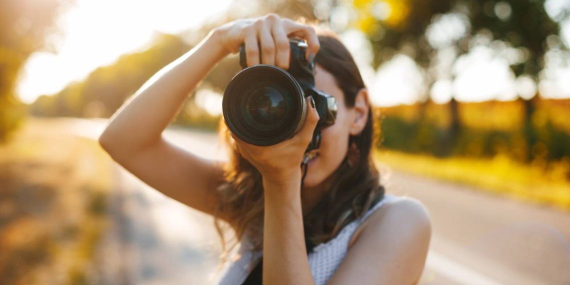 Fotógrafa - Créditos: depositphotos.com / Cristalov