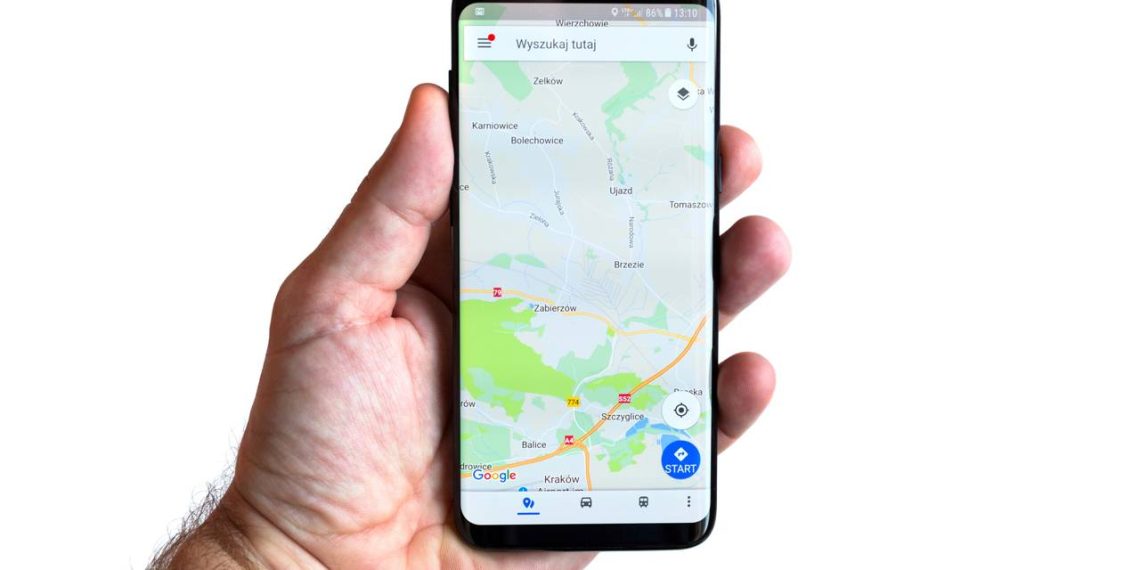 Google Maps no celular - Créditos: depositphotos.com / Patryk_Kosmider
