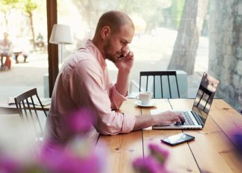 Trabalho remoto - Créditos: depositphotos.com / GaudiLab