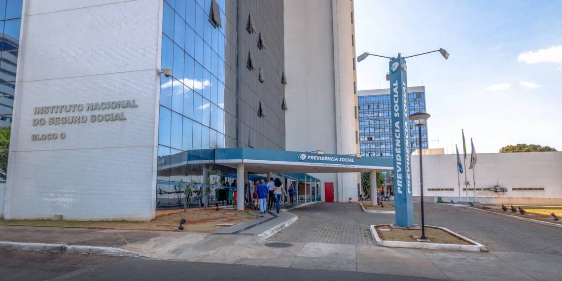 Previdência Social INSS - Créditos: depositphotos.com / diegograndi