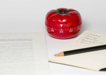 Anotações e timer pomodoro - Créditos: depositphotos.com / alessandrozocc