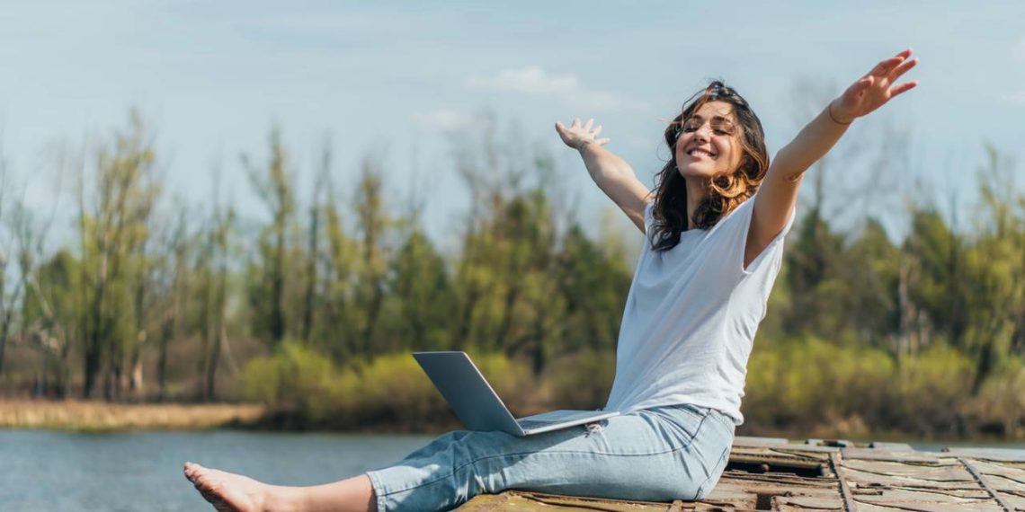 Mulher feliz - Créditos: depositphotos.com / DimaKozitsyn