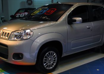 Fiat Uno Evo - Wikimedia Commons
