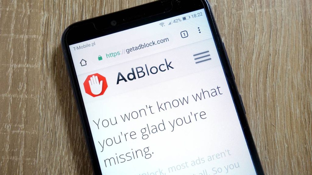 AdBlock no celular - Créditos: depositphotos.com / Piter2121